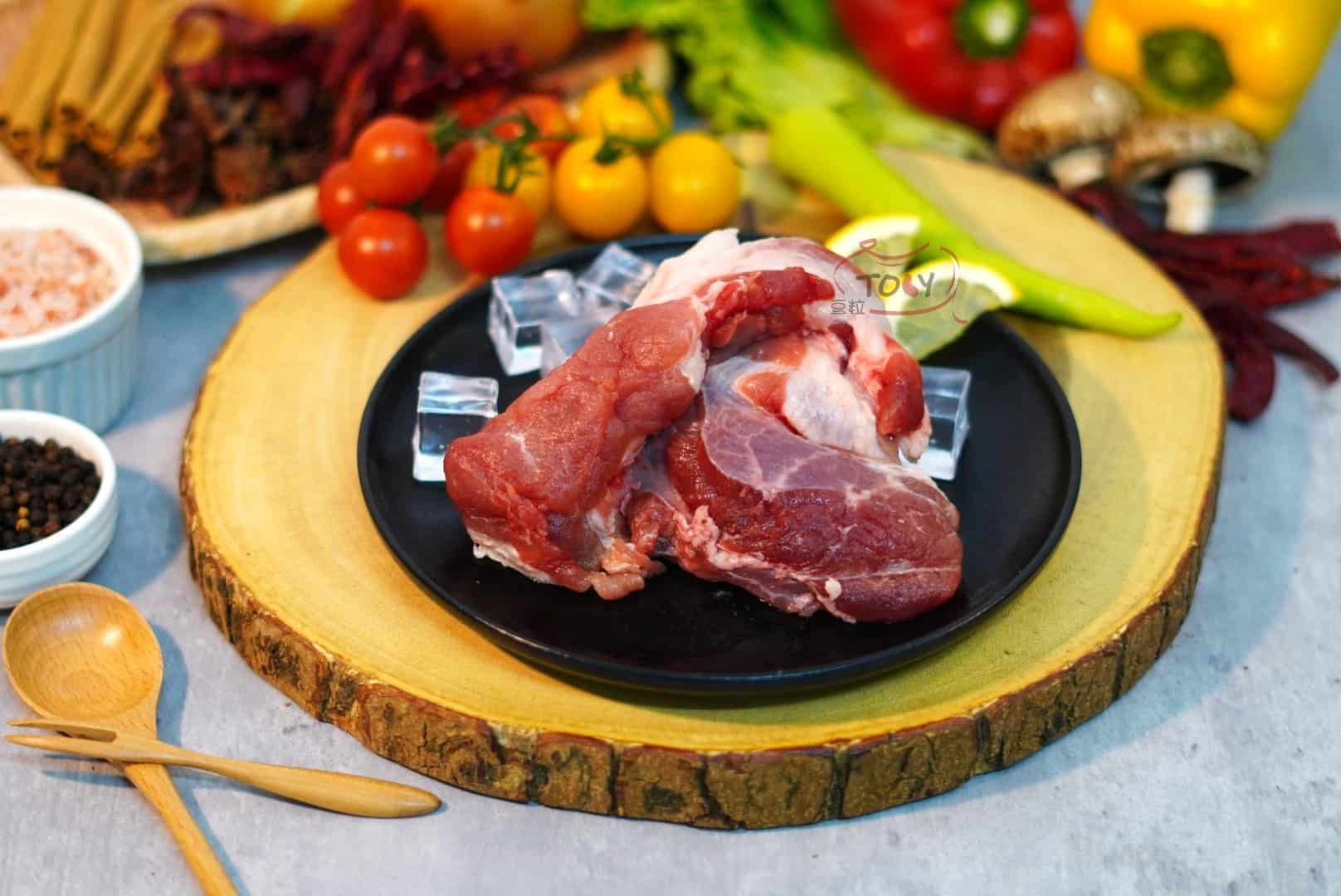 Untitled design - 1 猪踭 Pork Picnic Whole 500gm - Image 1